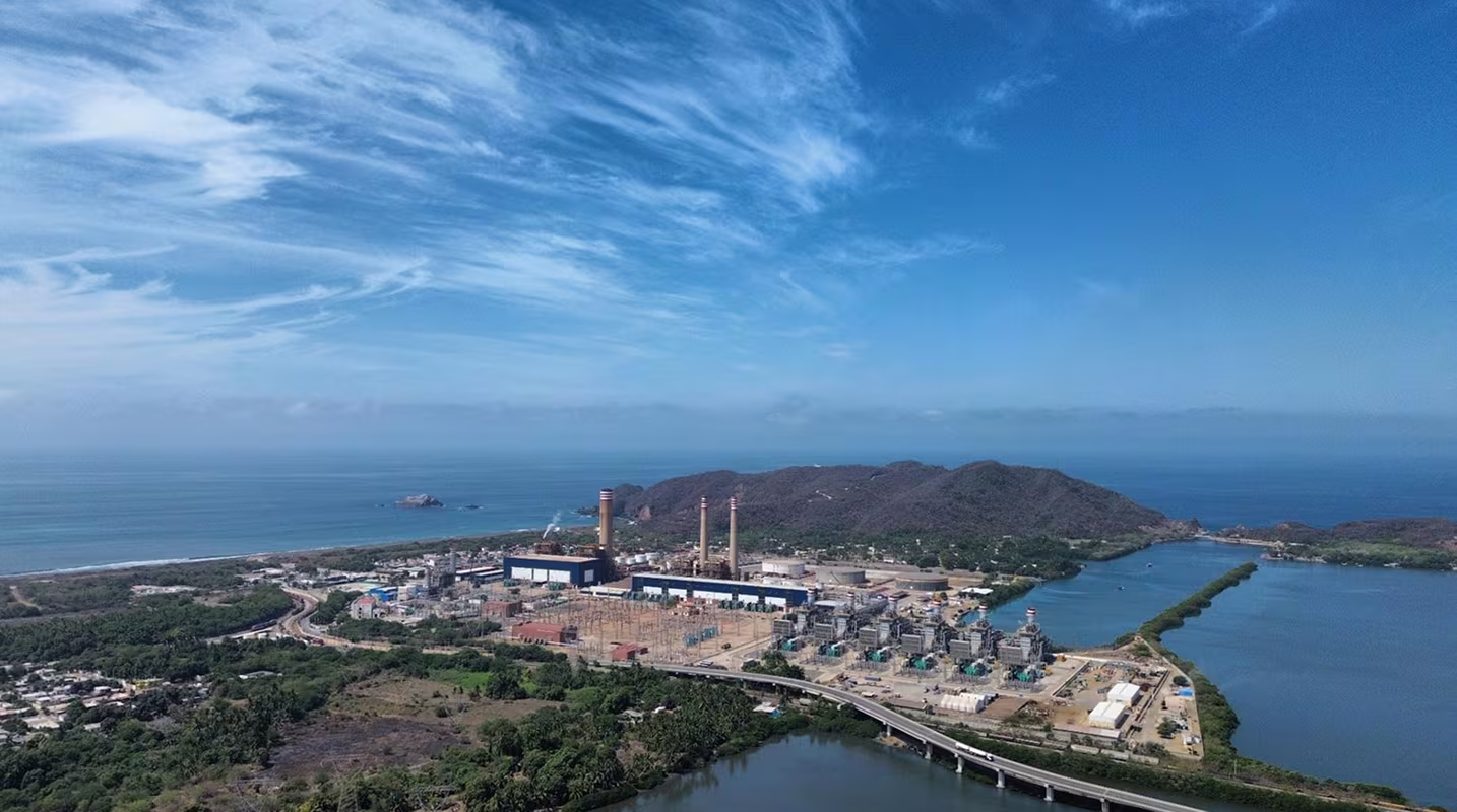 Sobre la Termoeléctrica de Manzanillo, a las amigas en tierra extraña